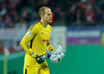 حارس لايبزيج نريد جعل الأمور صعبة للغاية على ليفربول