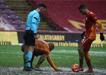 توروغلو مصطفى محمد ي ذكرني بـ دروجبا هو أفضل مهاجم في تركيا