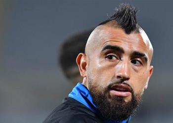 فيدال يكثف تدريباته للحاق بديربي ميلان