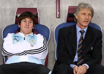 بيكرمان الأرجنتين سرقت ميسي من إسبانيا وريكارد كاد أن ي جن