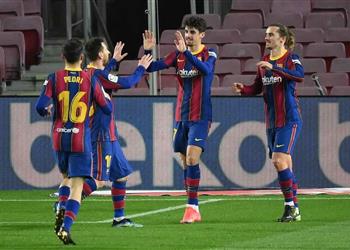 موندو ديبورتيفو برشلونة رفض بيع نجومه الثلاثة لحل أزمته المالية