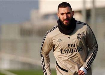 الإصابة التاسعة بنزيما يغيب عن تدريبات ريال مدريد وشكوك حول مشاركته أمام بلد الوليد