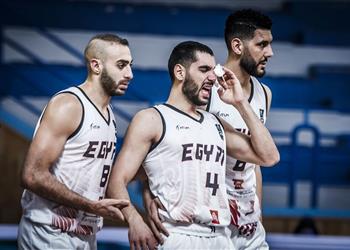 نجم سلة الأهلي يغادر مباراة مصر والرأس الأخضر في تصفيات إفريقيا بعد إصابة قوية