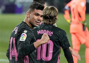 بعد هدفه أمام بلد الوليد كاسيميرو يتفوق على لاعبي الدوريات الخمس الكبرى