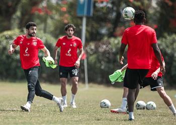 مروان محسن ينتظم بمران الأهلي واللاعبون يدرسون نقاط الضعف في سيمبا