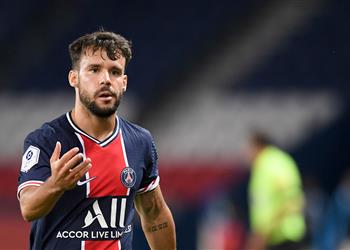 تقارير ناد إسباني ينافس برشلونة على ضم بيرنات من باريس سان جيرمان