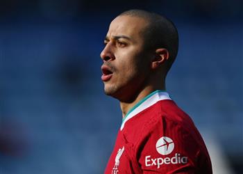 أسطورة بايرن ميونخ يحث تياجو ألكانتارا على مغادرة ليفربول