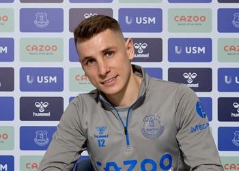 رسمي ا لوكاس دينييه يوقع عقد ا جديد ا مع إيفرتون