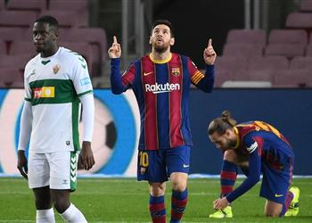 كومان يوضح سبب غضب ميسي في مباراة برشلونة وإلتشي