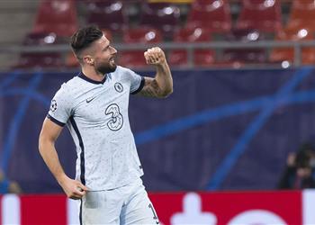 بديل فيرمينو مهاجم تشيلسي السابق يطالب ليفربول وكلوب بالتعاقد مع جيرو