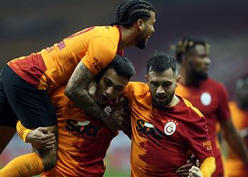 نشعر بالدفء معه مدرب جالطة سراي يعلق على إمكانية شراء مصطفى محمد من الزمالك