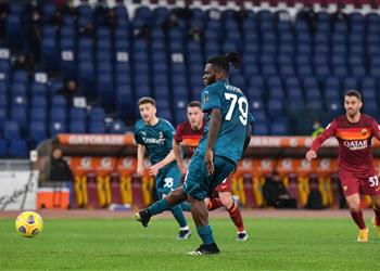 فيديو ميلان يهزم روما ويواصل مطاردة إنتر على صدارة الدوري الإيطالي