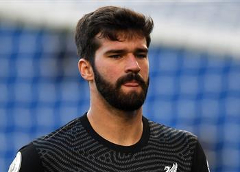 أليسون يرد على جونز وأدريان بعد إهدائهما فوز ليفربول أمام شيفيلد له