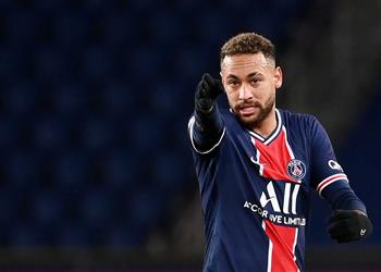 نيمار يسابق الزمن للحاق بمباراة برشلونة وباريس سان جيرمان في دوري الأبطال