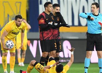 صحفي تركي لا أجد مبرر ا لطرد مصطفى محمد إلا إذا كان أزعج الحكم