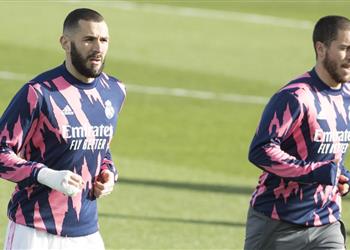 بنزيما يكشف عن ملهمه ويؤكد رحيل رونالدو أثر على دوري في ريال مدريد