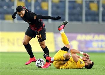 جالطة سراي يطالب الاتحاد التركي بإلغاء طرد مصطفى محمد