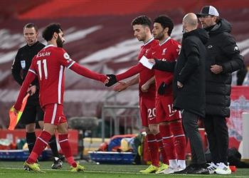 فيديو محمد صلاح يخرج غاضب ا بعد استبداله في مباراة ليفربول وتشيلسي