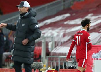 لاعب ليفربول السابق مهاجم ا كلوب محمد صلاح يقدم السحر في الملعب كيف تستبدله