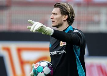 لوريس كاريوس يلمح لمستقبله مع ليفربول ويؤكد أتحلى بالتواضع