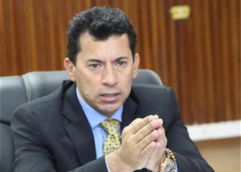 وزير الرياضة يتواصل مع هاني أبو ريدة هاتفي ا لدعمه قبل انتخابات فيفا