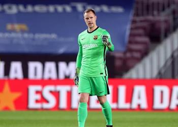 تير شتيجن يتفوق على كومان مع برشلونة