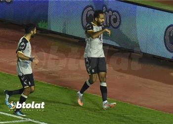 محمود كهربا يحضر مباراة الأهلي وفيتا كلوب من المدرجات