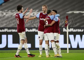 فيديو وست هام يفوز بثنائية على ليدز في الدوري الإنجليزي