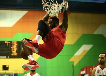 خاص اتحاد السلة يدرس إيقاف محترف الأهلي أليكس يونج