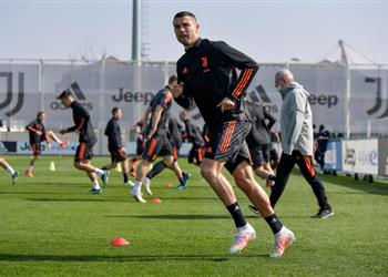 تشكيل يوفنتوس ضد بورتو آرثر أساسي ا ورونالدو وموراتا في الهجوم