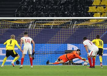 فيديو هالاند يسجل هدف بوروسيا دورتموند الثاني أمام إشبيلية