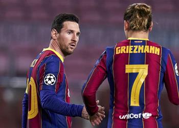 تشكيل برشلونة أمام باريس سان جيرمان دي يونج في الدفاع وميسي وجريزمان يقودان الهجوم