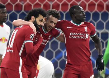 مهاجم ليفربول السابق لا توجد مشكلة بين محمد صلاح وماني ويجب أن يكون كلوب سعيد ا