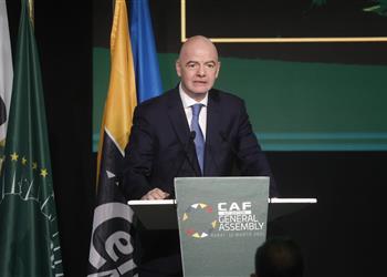 إنفانتينو بعد فوز موتسيبي برئاسة كاف حان الوقت لتصبح الكرة الإفريقية على القمة العالمية