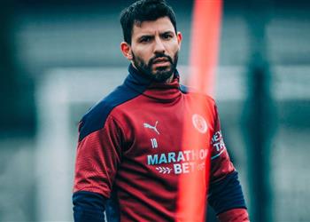 أجويرو يرد على أنباء ارتباطه بالانتقال إلى برشلونة