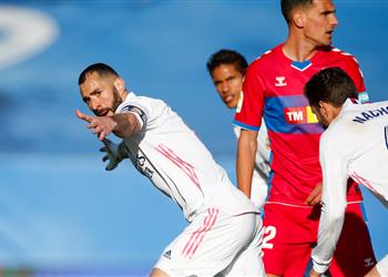 بالفيديو ثنائية بنزيما تنقذ ريال مدريد مجدد ا وتقتل أحلام إلتشي