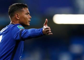 تياجو سيلفا يختار أفضل من واجهه في مسيرته بين ميسي ورونالدو