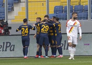 بمشاركة جيرالدو وبادجي أنقرة جوجو يواصل الصحوة تفادي ا للهبوط بفوز هام أمام جوزتيبي