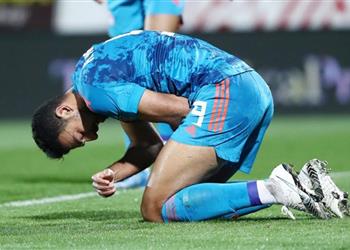 تقارير ت ثير القلق حول إصابة كوكا في مباراة أولمبياكوس ولاريسا