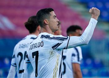 فيديو رونالدو يخرس منتقديه بـ هاتريك ويقود يوفنتوس للفوز على كالياري