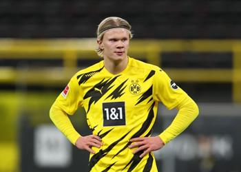 المدير الرياضي لـ بوروسيا دورتموند ي لمح لمصير هالاند