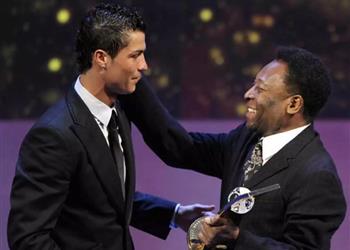 بيليه يعترف بتحطيم رونالدو لعدد أهدافه أسفي الوحيد عدم قدرتي على احتضانك