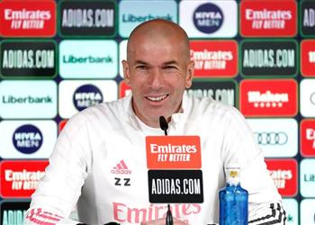 زيدان يعترف عودة رونالدو إلى ريال مدريد ممكنة