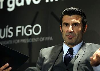 لويس فيجو الأهلي يمتلك شعبية كبيرة وصلاح من ضمن الأفضل في العالم