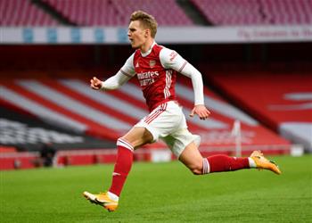 أسطورة آرسنال يطالب بضم أوديجارد من ريال مدريد نهائي ا