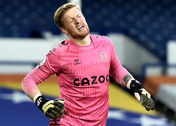 بعد إصابته أمام بيرنلي إيفرتون يكشف خبر ا سيئ ا عن بيكفورد