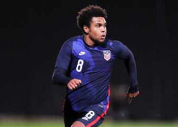 الإصابة تجبر ماكيني على مغادرة معسكر المنتخب الأمريكي