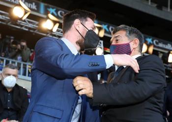 تقارير تكشف خطة لابورتا لتجديد عقد ميسي مع برشلونة وتخفيض راتبه