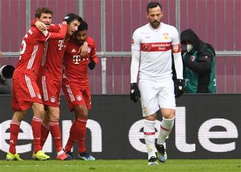 فيديو بـ10 لاعبين هاتريك ليفاندوفسكي يقود بايرن ميونخ لدهس شتوتجارت برباعية