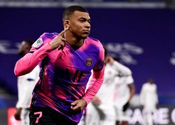 فيديو في ليلة إصابة مبابي وعودة نيمار باريس سان جيرمان يستعيد الصدارة برباعية أمام ليون